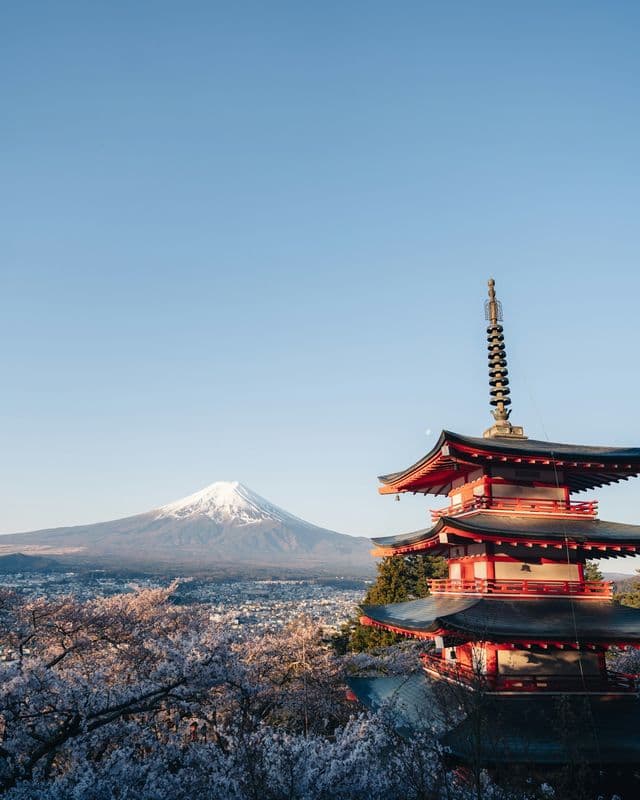 The red Chureito Pagoda with Mount Fuji behind