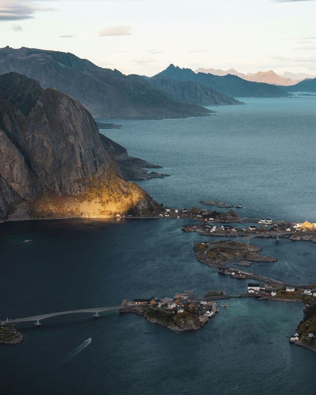 Reine's fishing village and bay seen from the Reinebringen summit